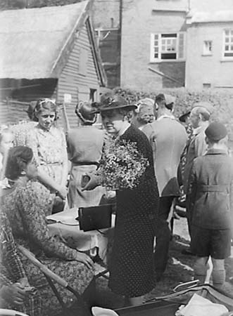 1944 Garden Fete 03