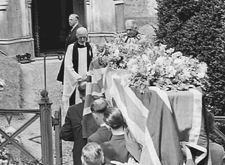 1940 Big Funeral 07
