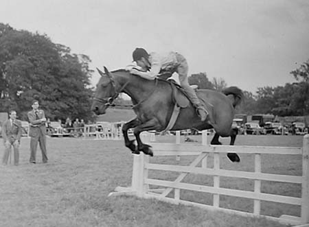 1947 Gymkhana 02
