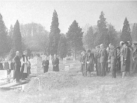 Funeral 1947.4082