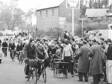 Pram Race.1960s.5375