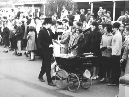 Pram Race.1960s.5376
