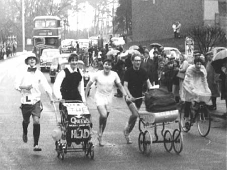 Pram Race.1960s.5377