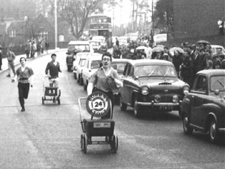 Pram Race.1960s.5379