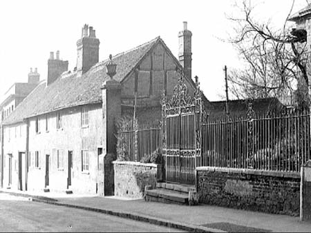 Old Red Lion.1945.2554