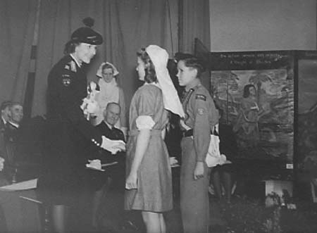 1943 VIP Visit 04