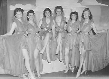 1944 Revue 03