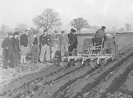 1939 Ploughing 04