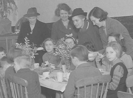 1943 WVS Party 02