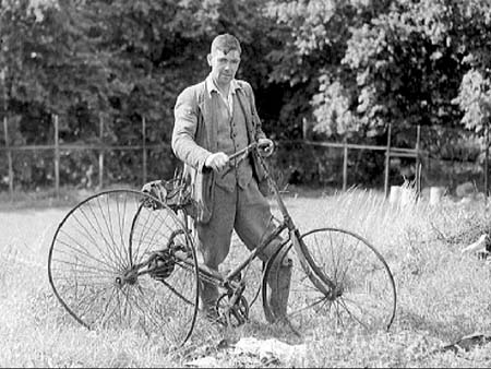  Old Tricycle 1940.1929