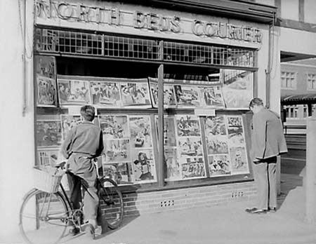 1950 Courier Office 03