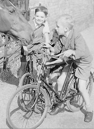 1950 Local People 28