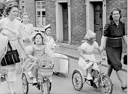1948 Fancy Dress 02