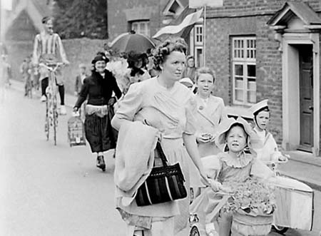 1948 Fancy Dress 03
