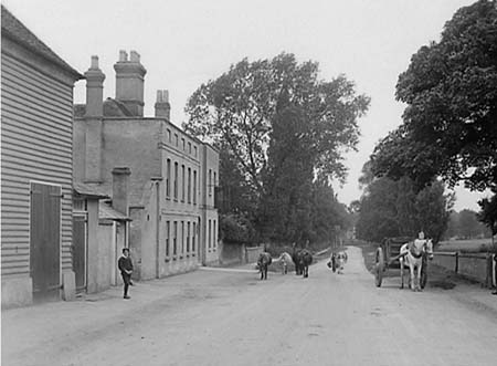  e1900s Clophill Road 02