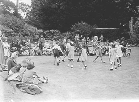 1945 Garden Fete 04