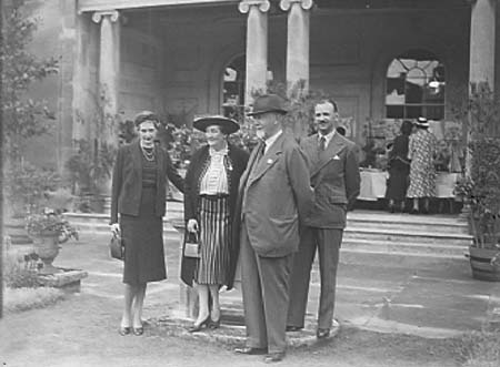 1939 VIPs at Show