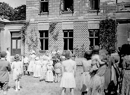 1944 Garden Fete 06