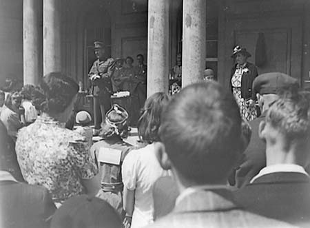 1944 Garden Fete 07