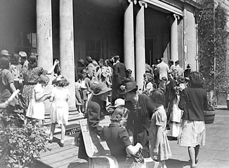 1944 Garden Fete 09