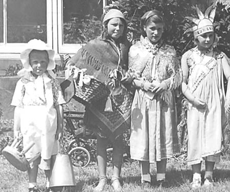1944 Garden Fete 16