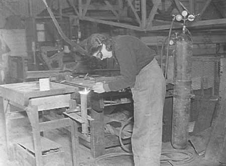 1942 Women Workers 01