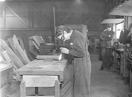 1942 Women Workers 02