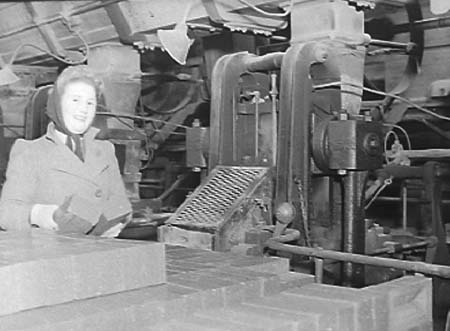 1942 Women Workers 03