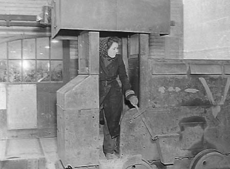 1942 Women Workers 05