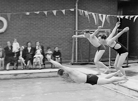 1944 Swimming Gala 05