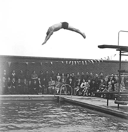 1944 Swimming Gala 06