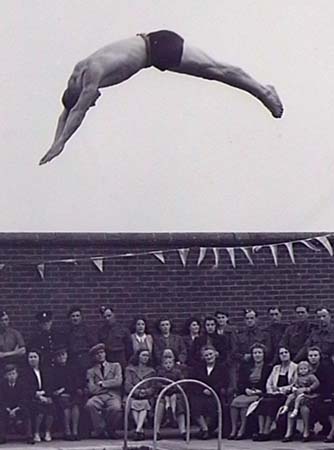 1944 Swimming Gala 07