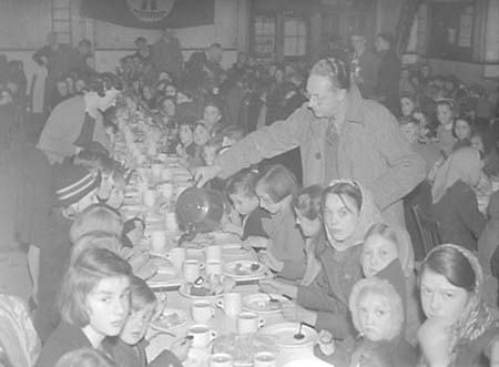 1946 Xmas Party 01