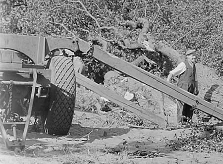 Saunders Piece. 1946 08
