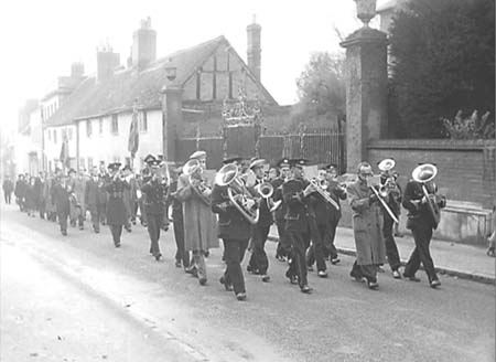 Parade 1951 02