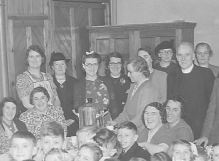 1943 Church Party 03