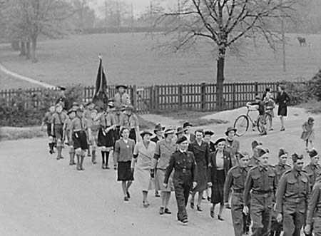 1944 Parade 09