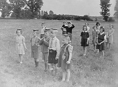 1946 Childrens Sports 04