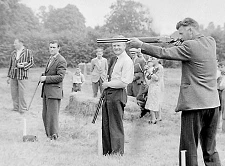 1947 Shooting 02