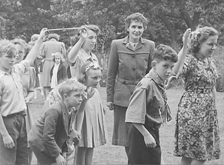 1948 Garden Party 05