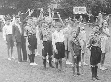 1948 Garden Party 08