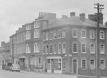 1948 High Street 02