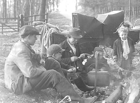 1949 Gypsy Family 02