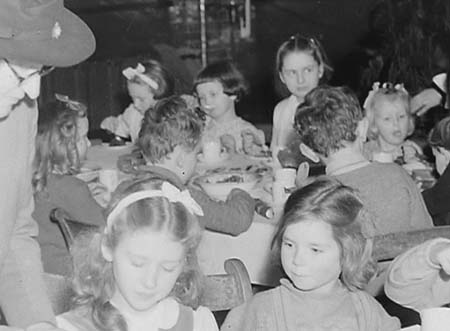 1948 Xmas Party 04