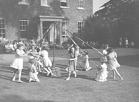 1940 Dance Display 08