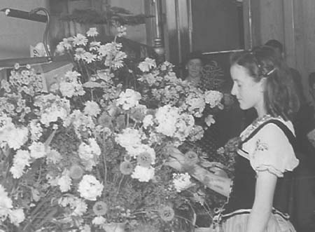 1942 Flower Show 03
