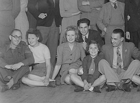 1944 Guides Dance 06
