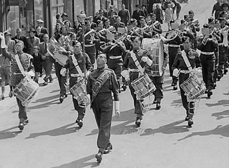 1944 Parade 04