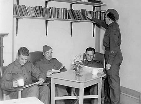 1944 WVS Canteen 04