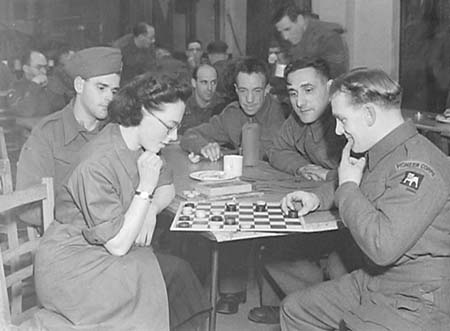 1944 WVS Canteen 08